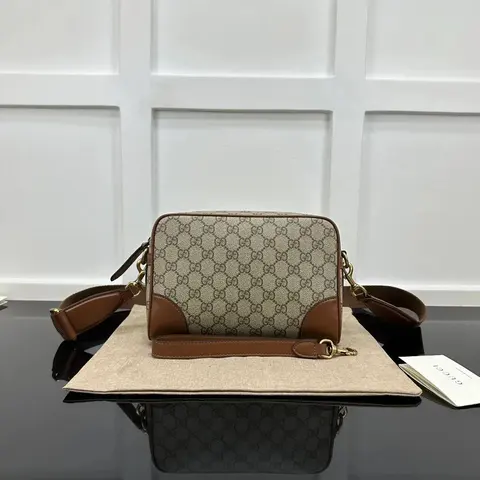Gucci GG Supreme Crossbody Bag
