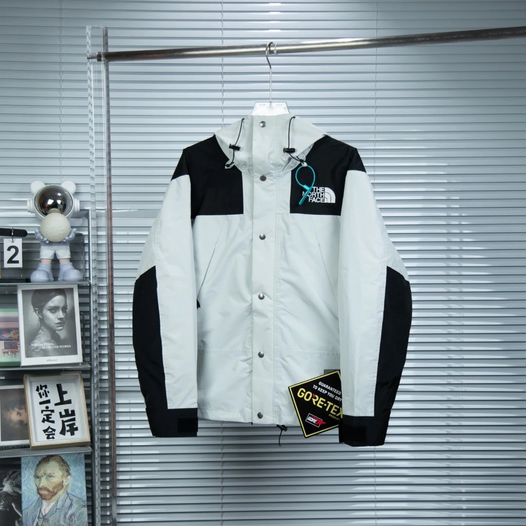 灰白色 Off-white