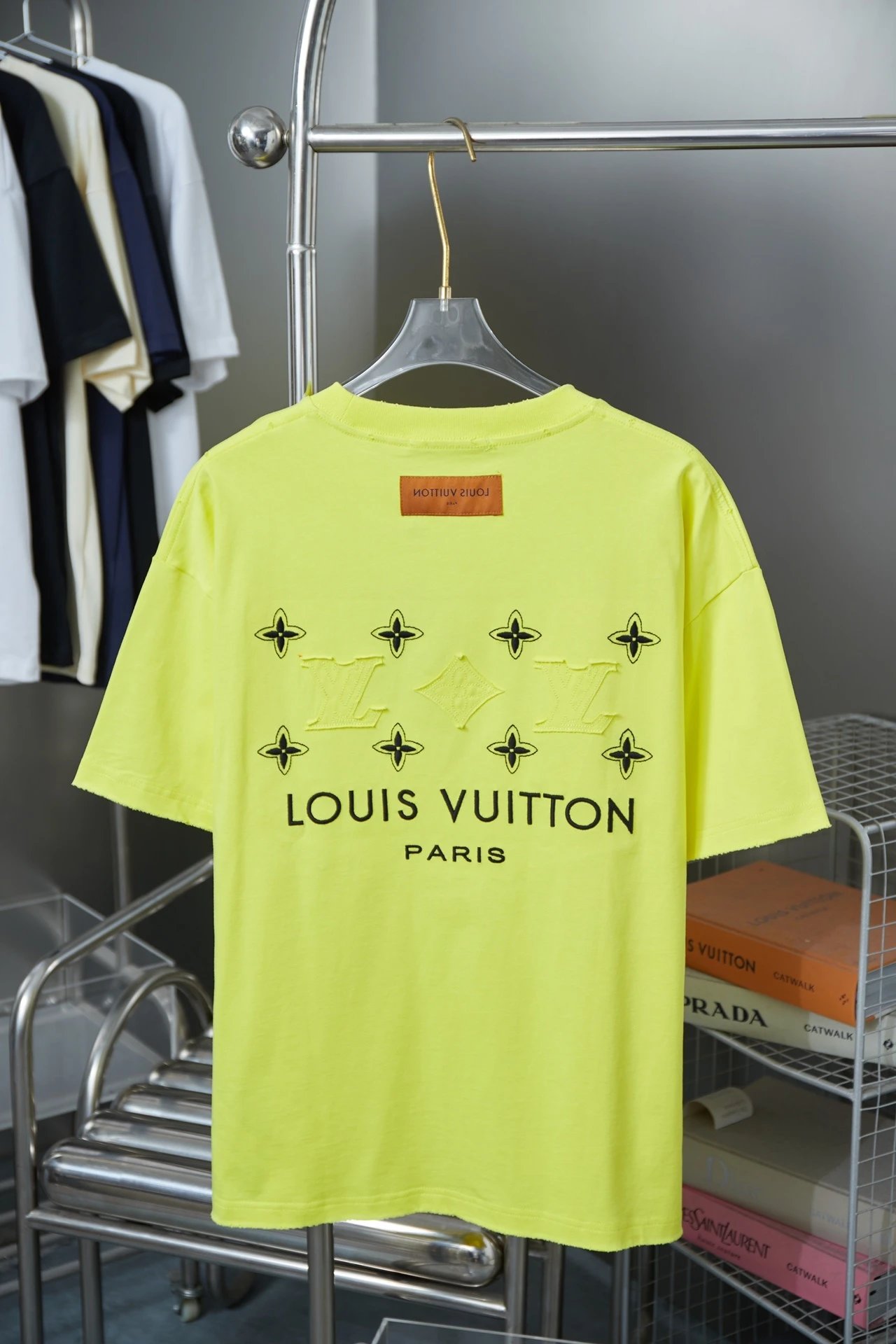 Lou*is  Vuit*ton