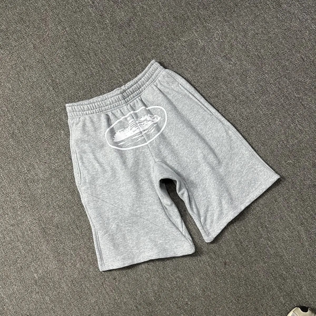 灰色