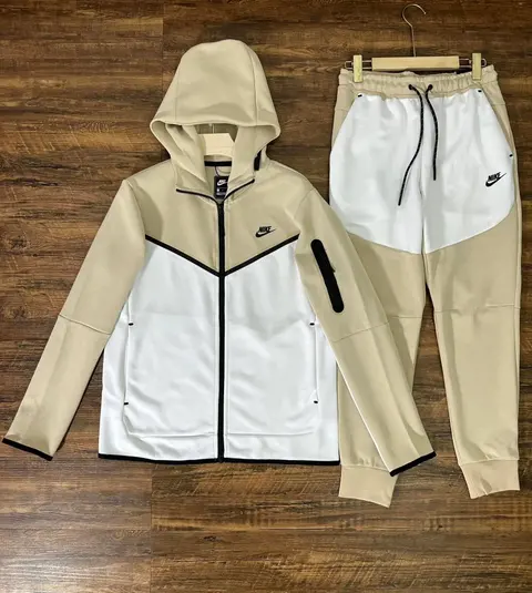 Nike Women's Hooded Jacket and Sweatpants Set
