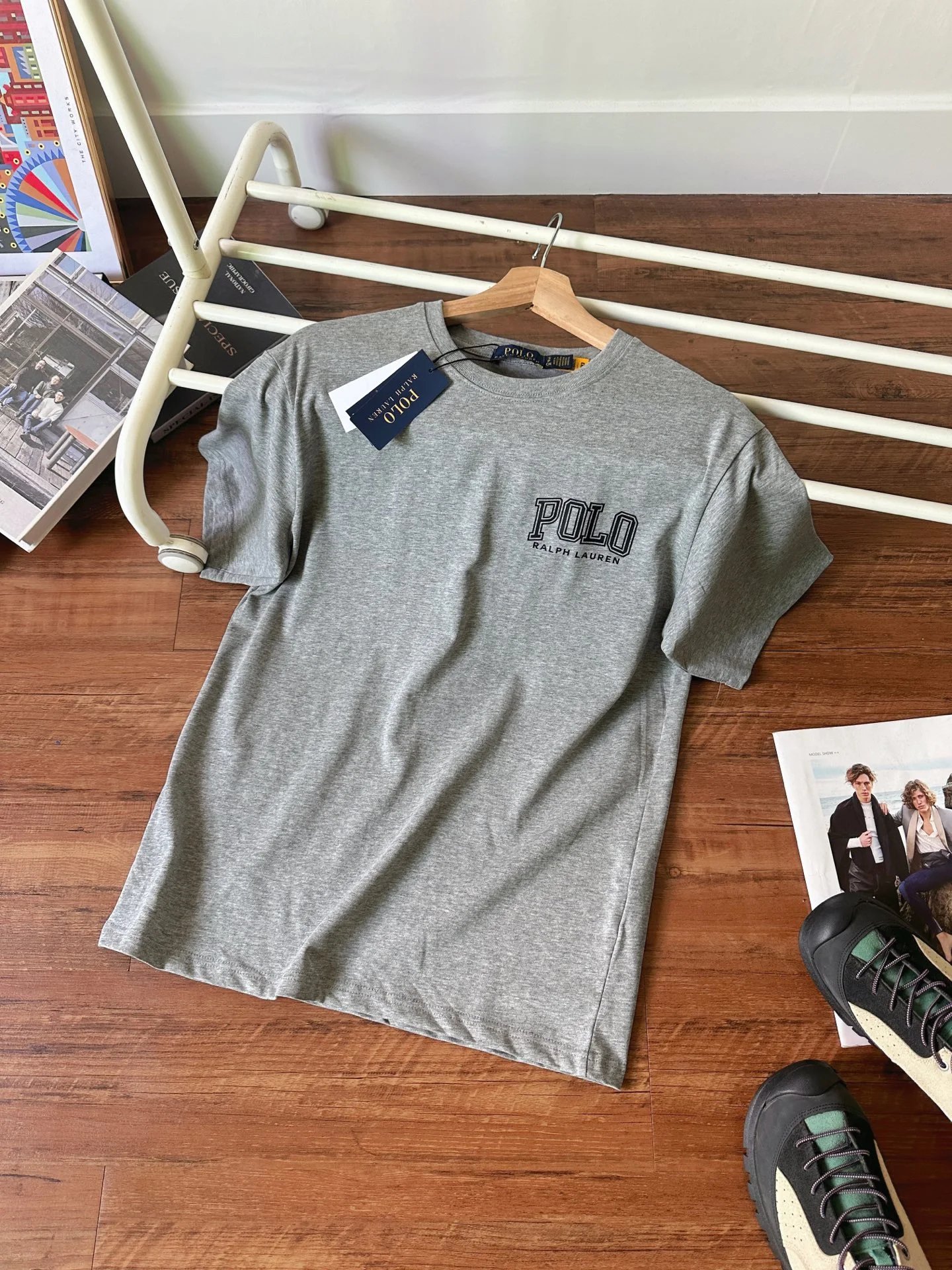 灰色 Grey