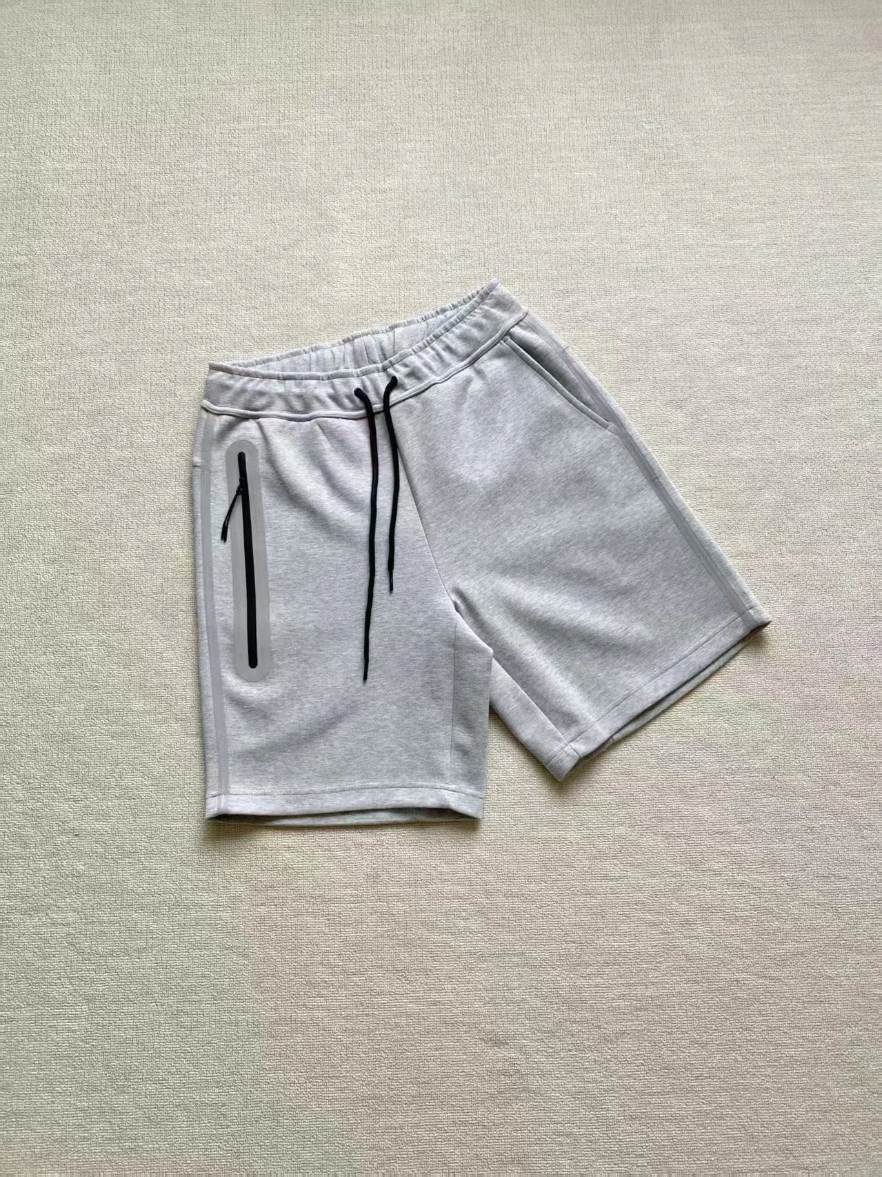灰色