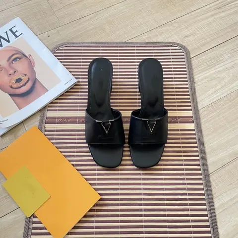 Valentino Garavani Rockstud Leather Slides