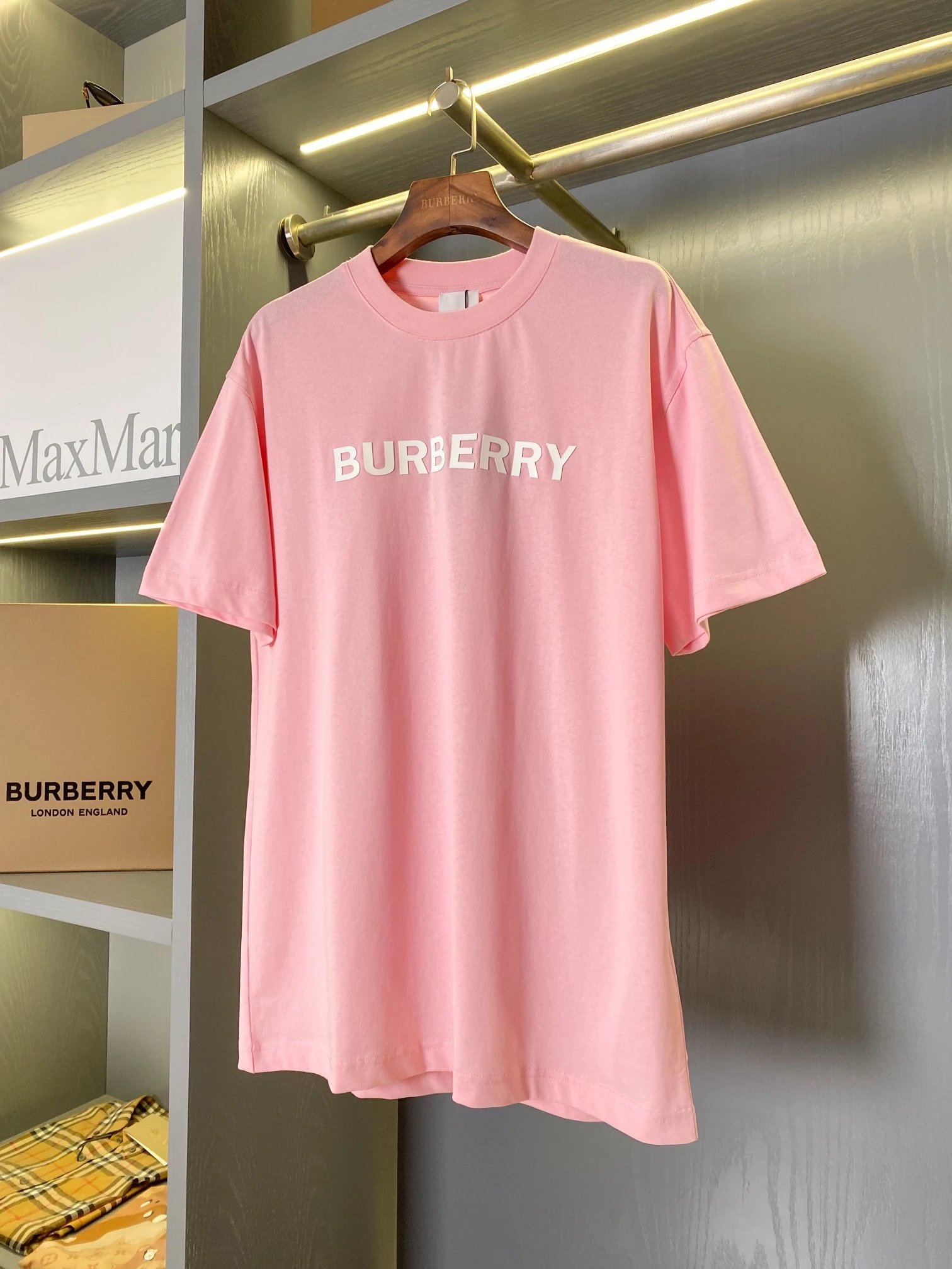 B*URBERRY..