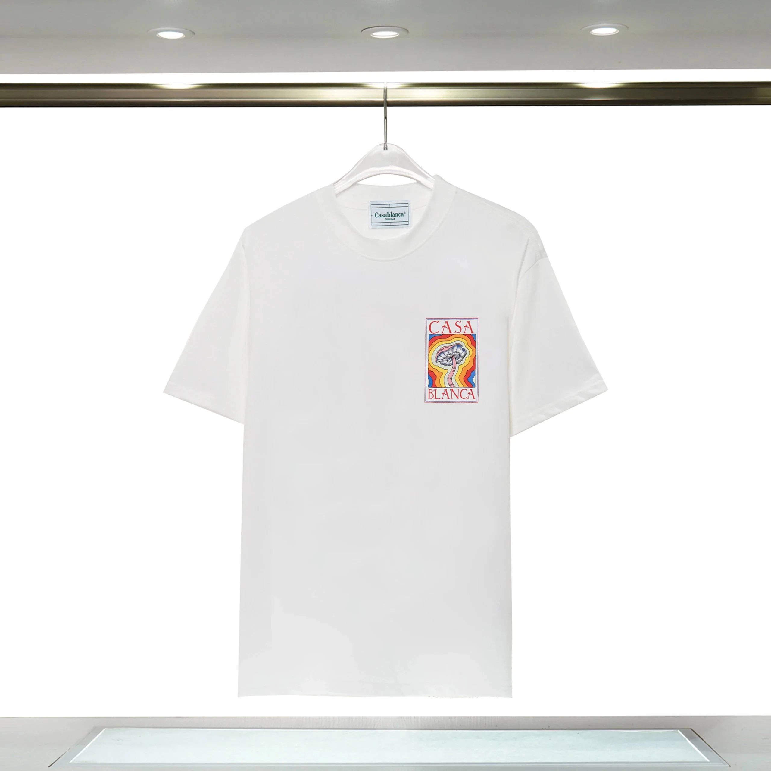 37白色