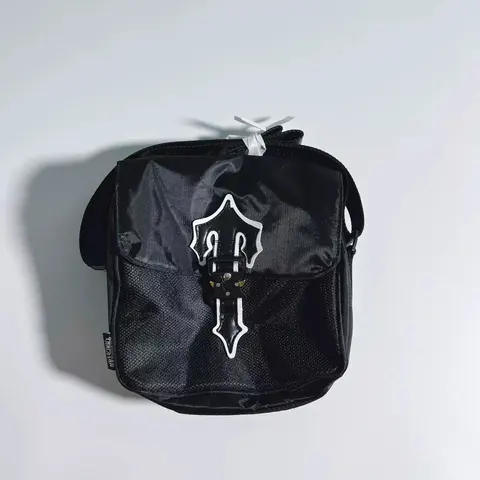HOLLYWOOD RAGS Black Crossbody Bag with Gothic Buckle Design