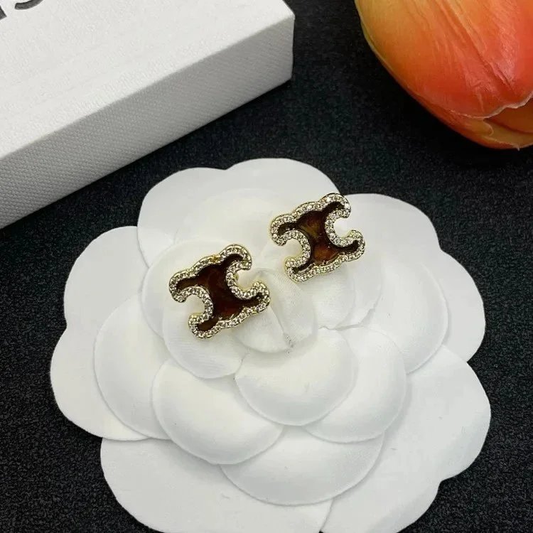 18CHANEL