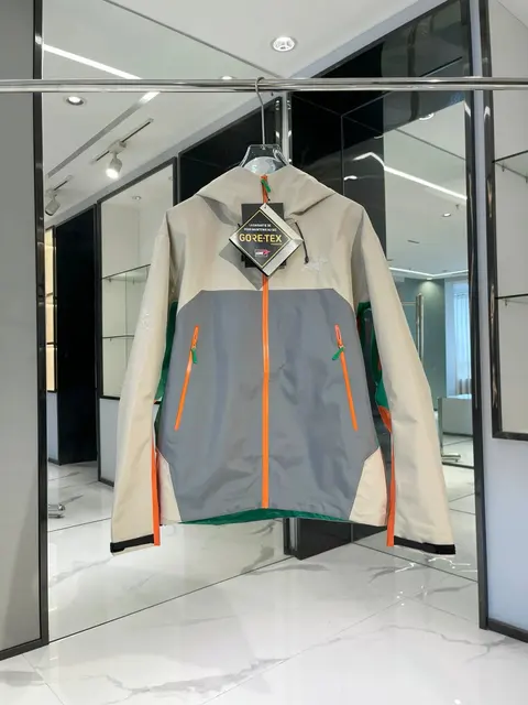 Arc'teryx GORE-TEX Hooded Jacket