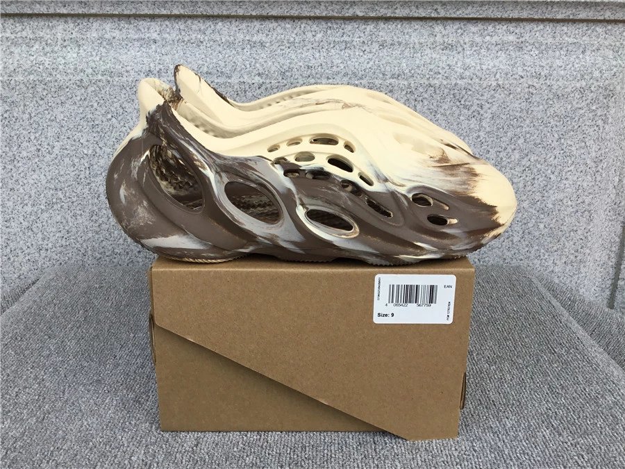 15米色暗紫拖鞋