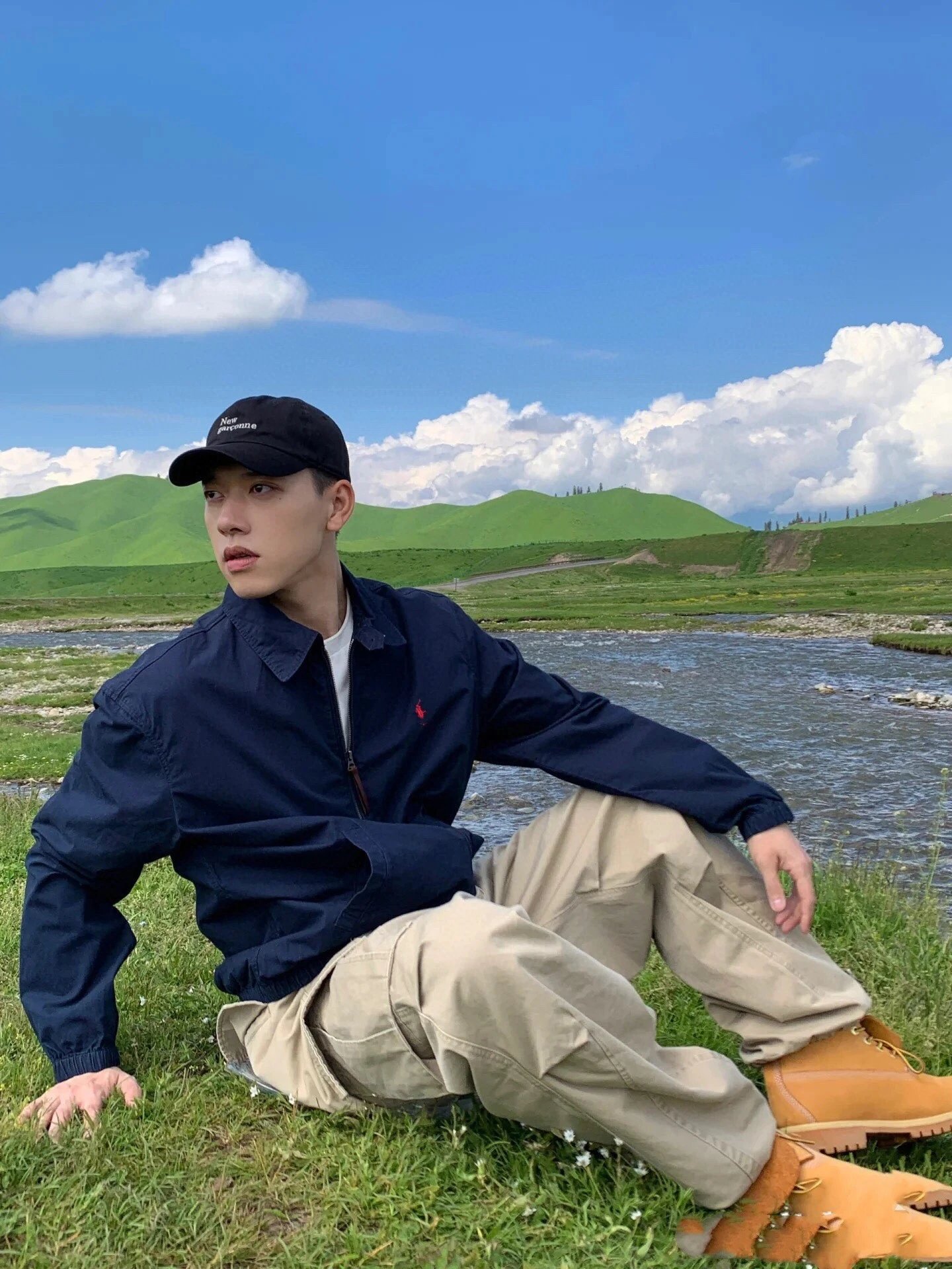 藏青色