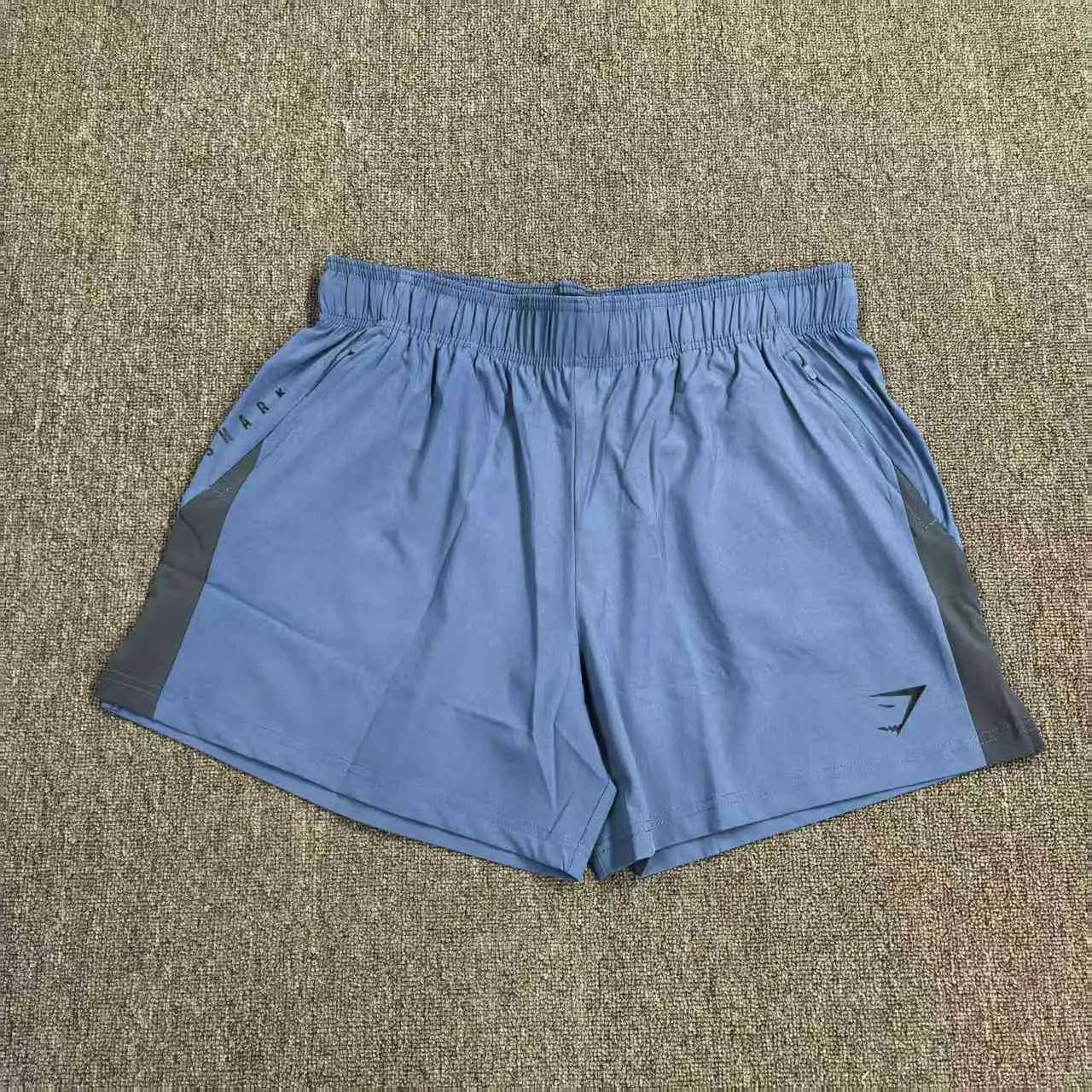 蓝色