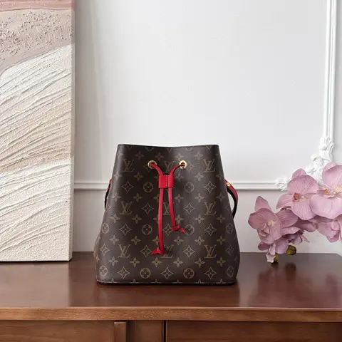 Louis Vuitton Neverfull GM Monogram Canvas Tote Bag