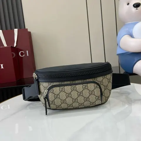 Gucci GG Supreme Waist Bag