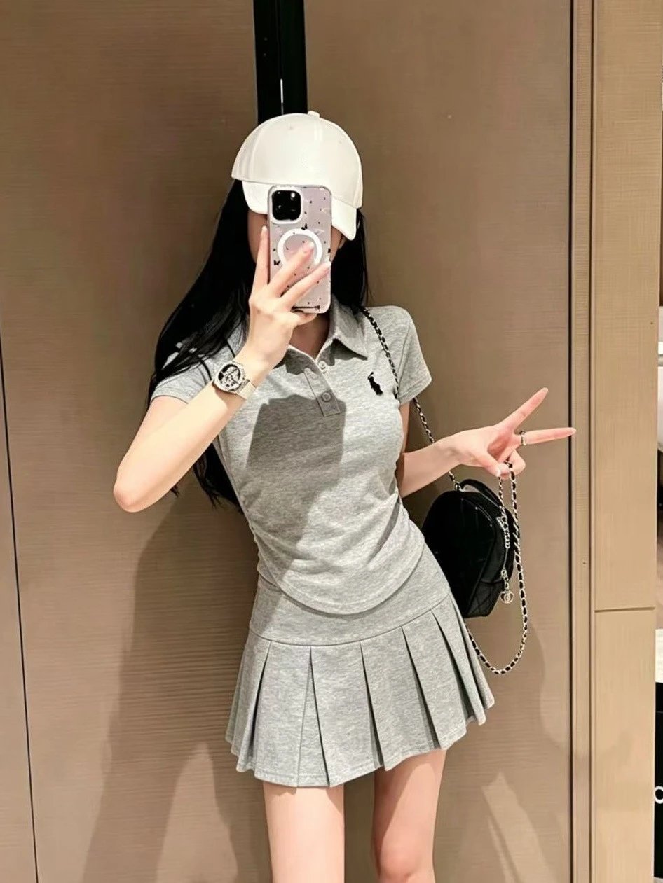 灰色