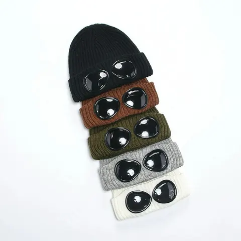 GC COMPANY Knit Beanie with Oval Patches
