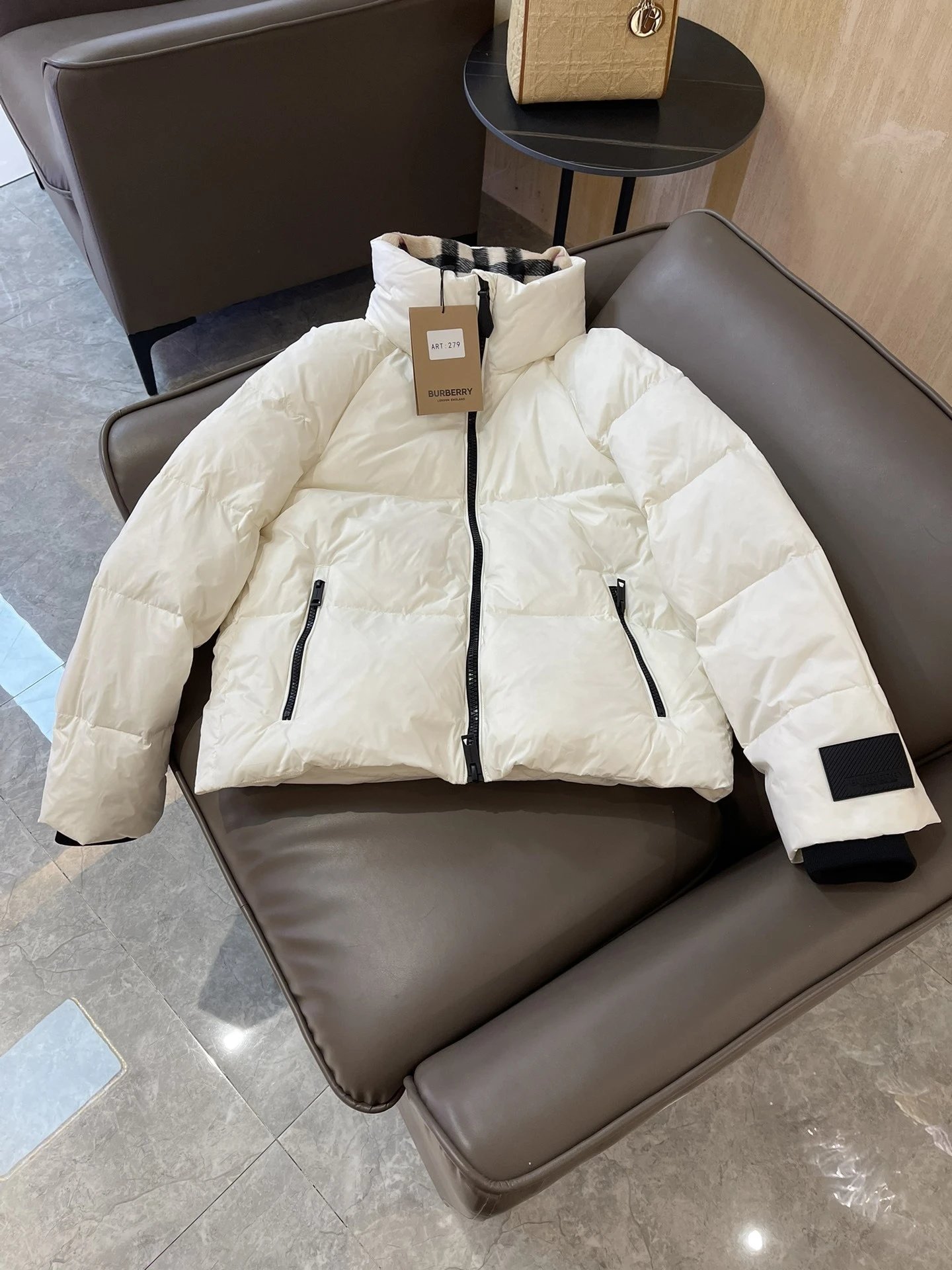 米色 Beige