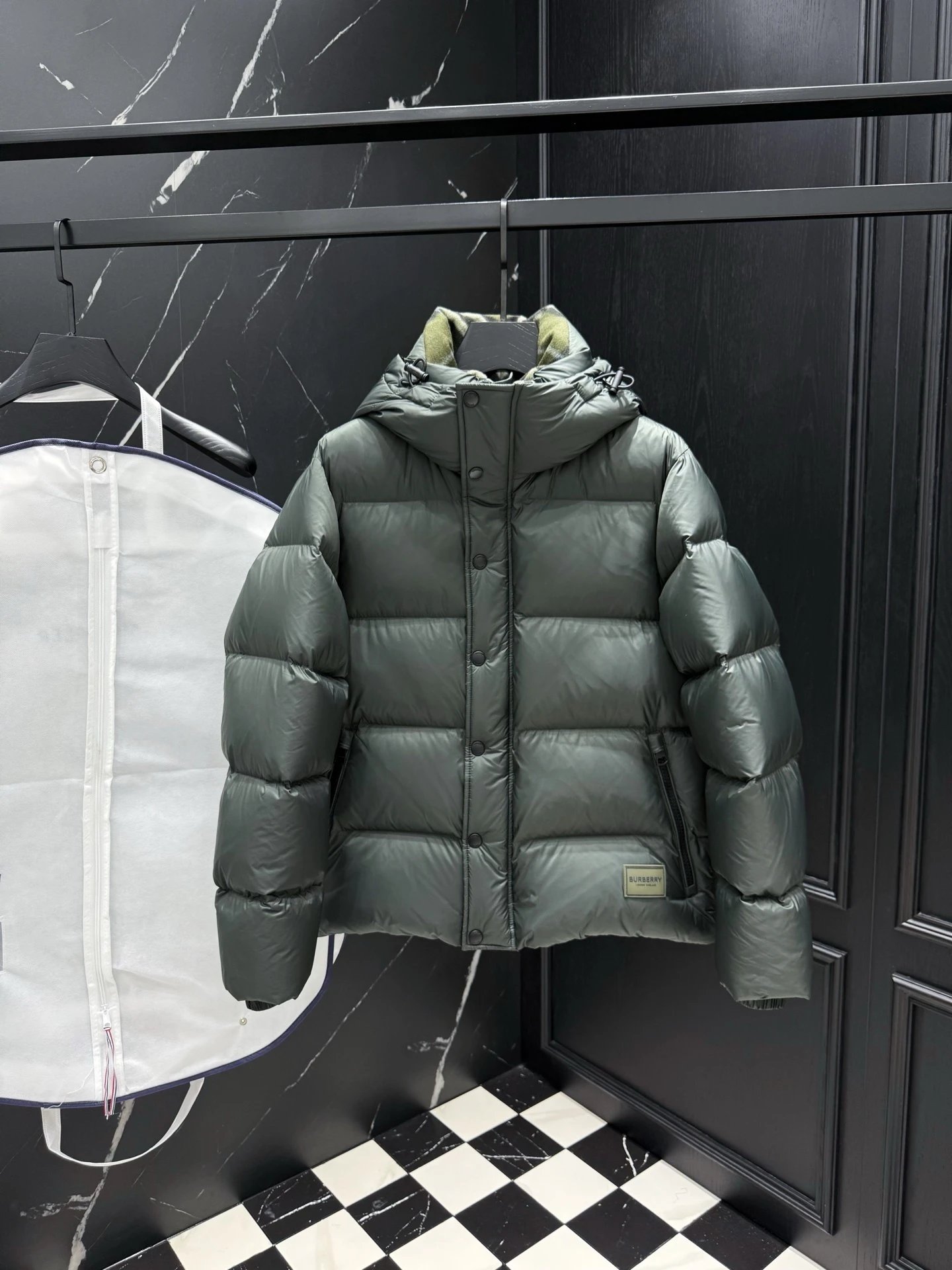 军绿色 Army Green
