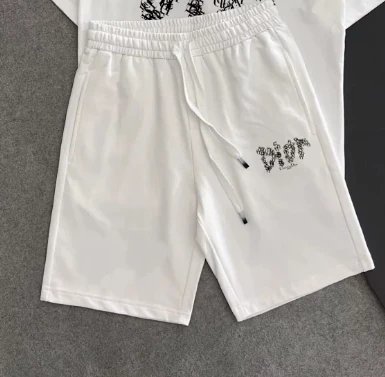 28白色