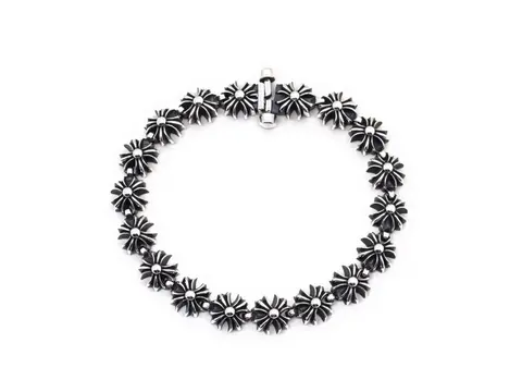 Black and Silver Flower Pattern Necklace