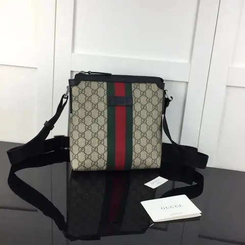 P280A Bag Dimensions: W21xH22xD4cm