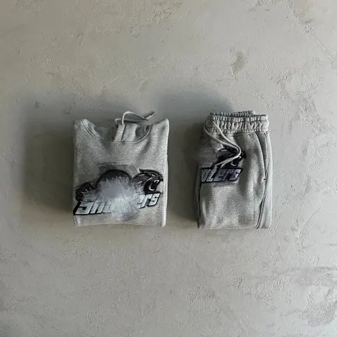 Sneakers Sweatshirt and Sweatpants Set
