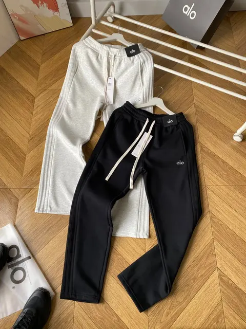 alo Yoga Sweatpants