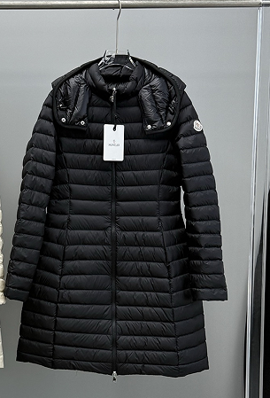 黑色 Black