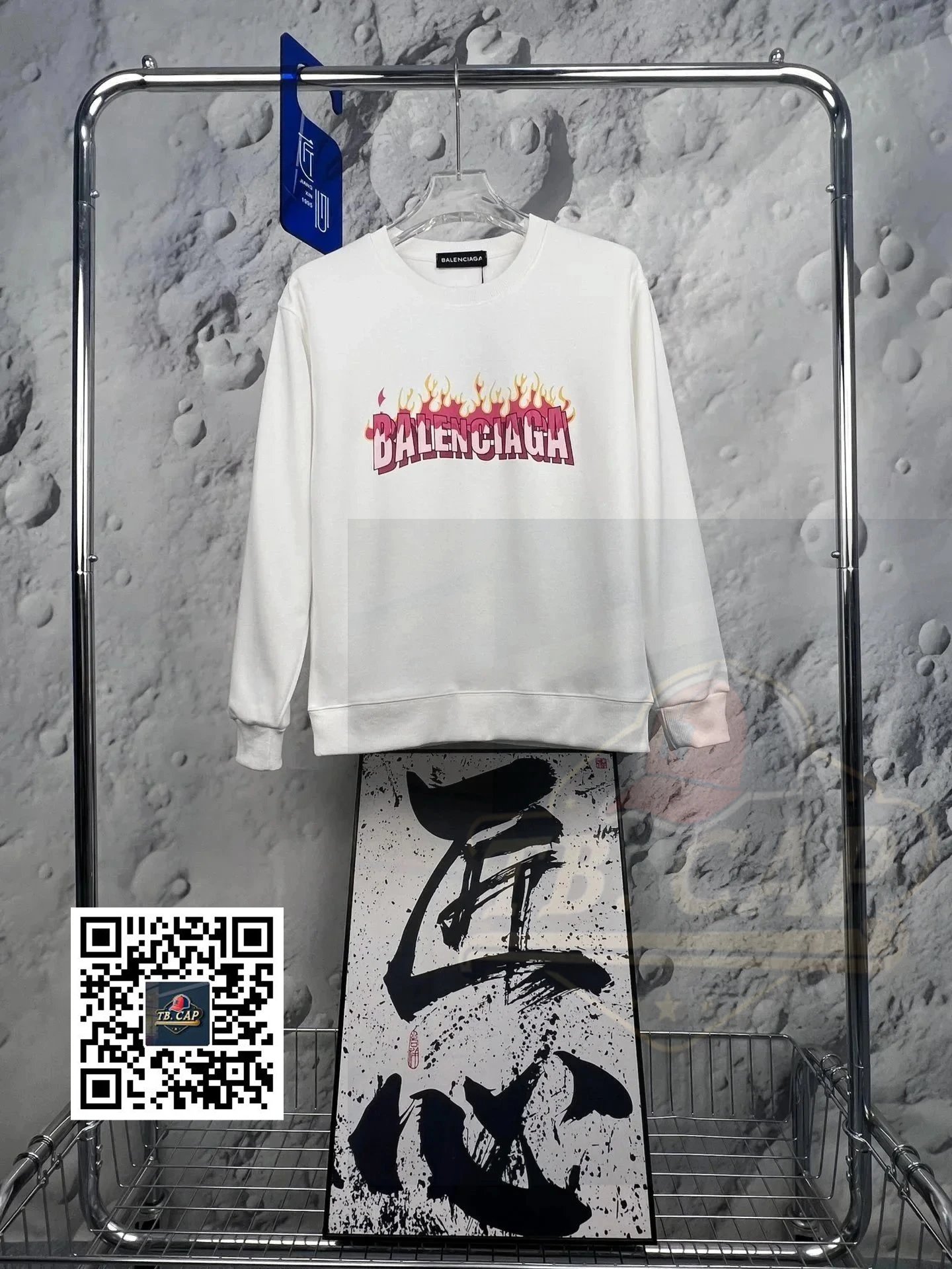 25白色