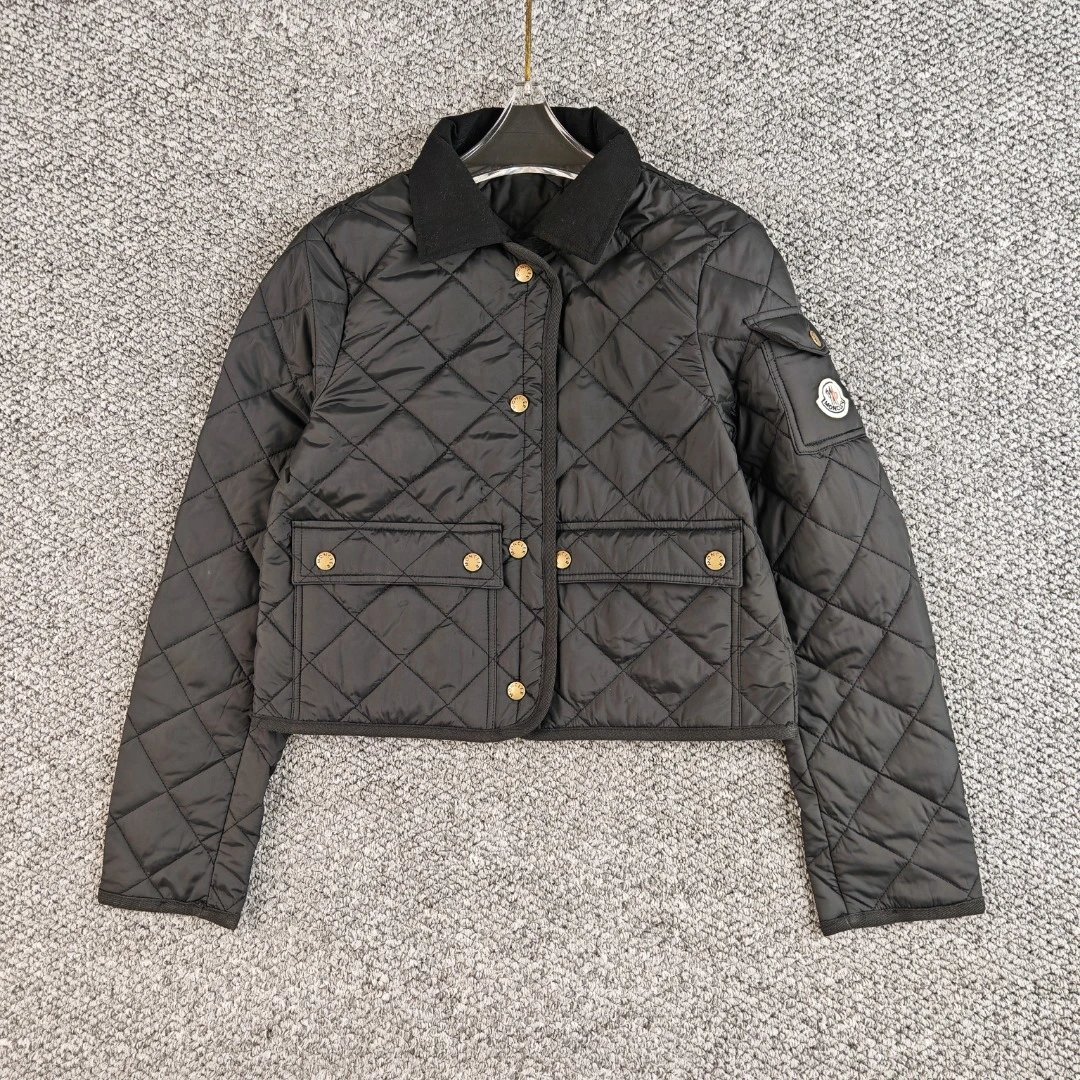 黑色 Black