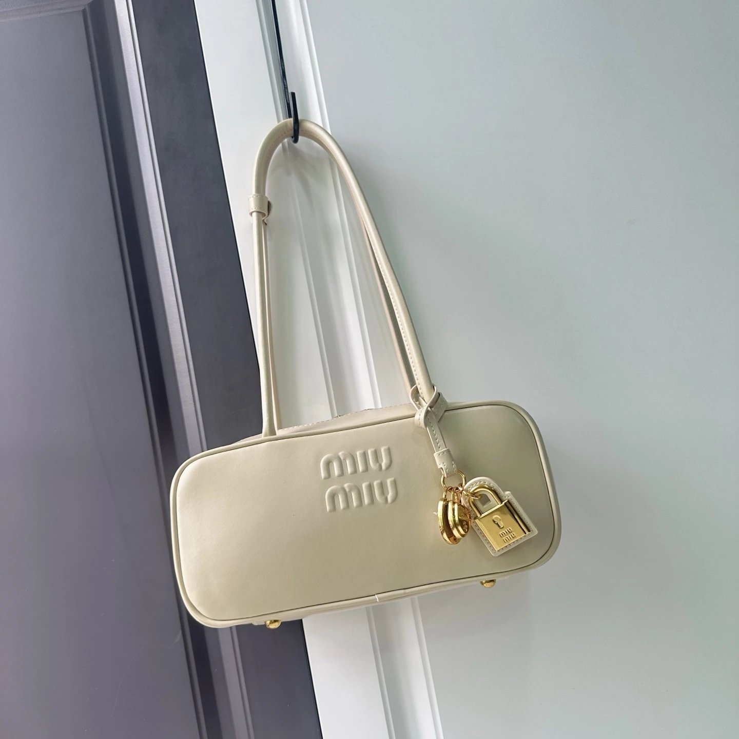 28x12x 8cm