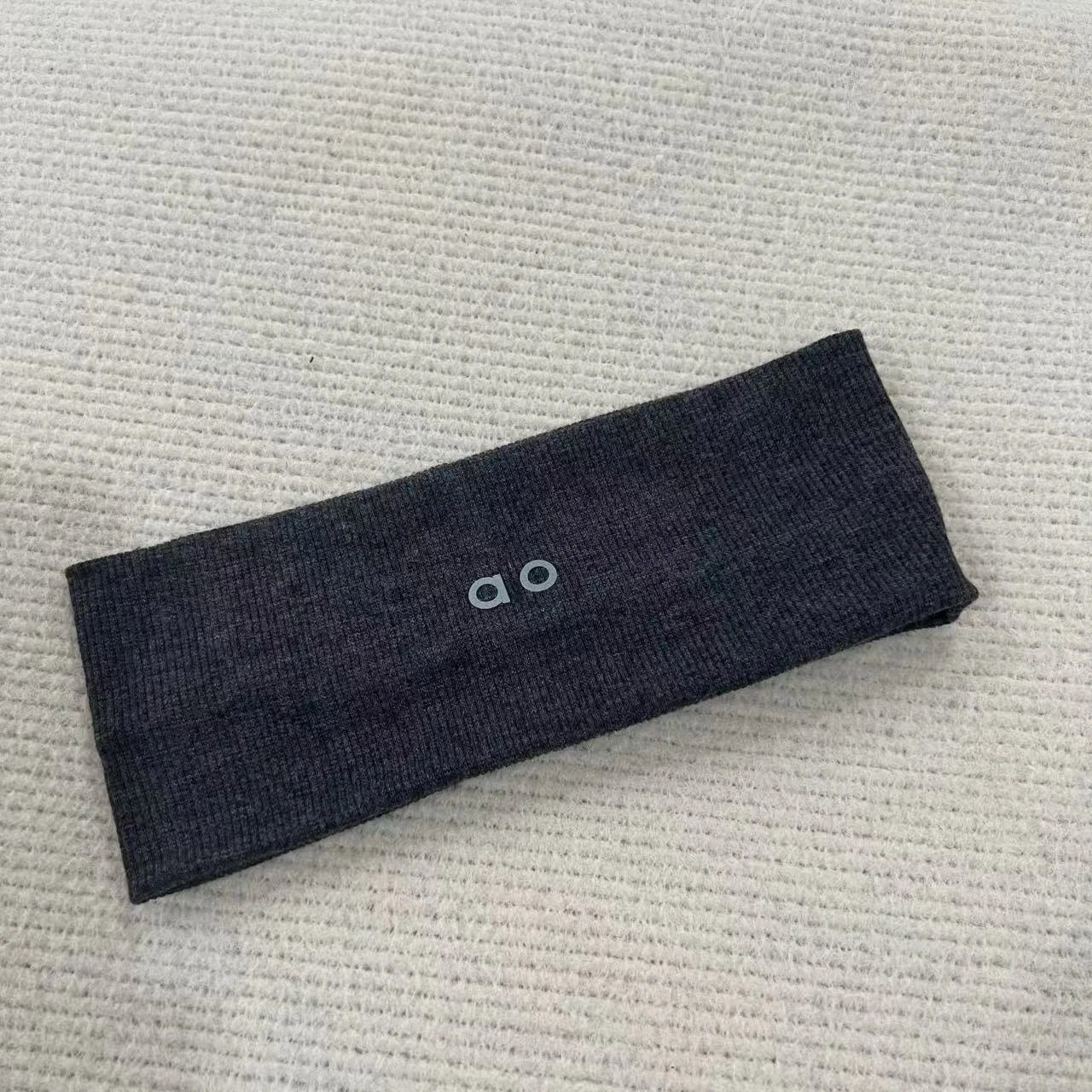 深灰色