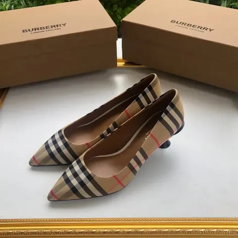 Burberry Check Print Pointed Toe Pumps