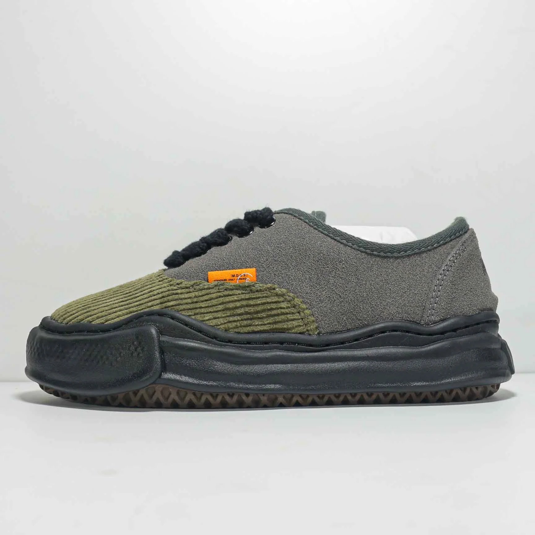 AO2FW704