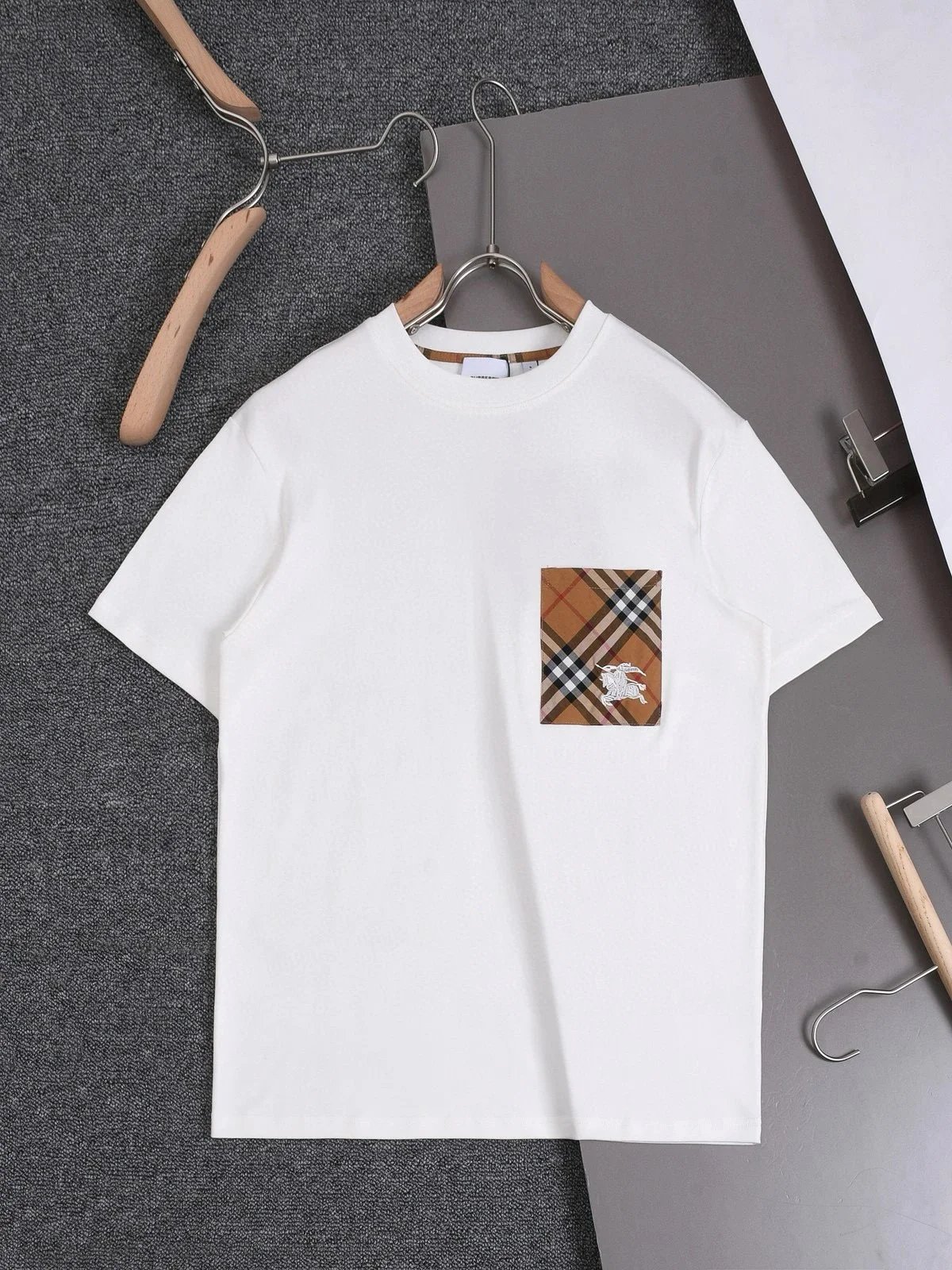 白色white