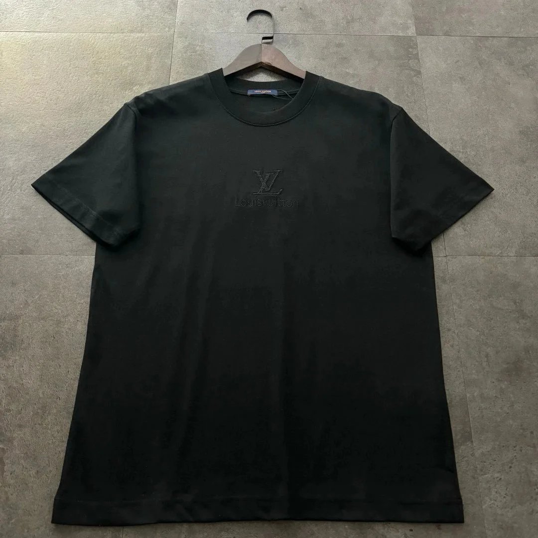 黑色 Black