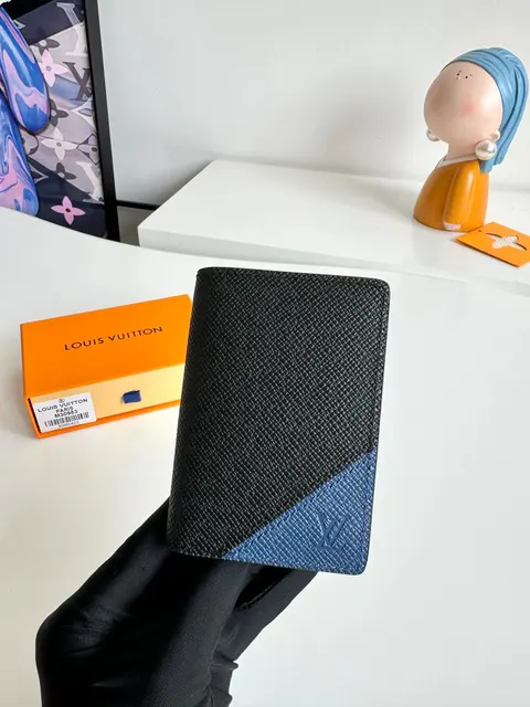Louis Vuitton Black and Blue Epi Leather Card Holder