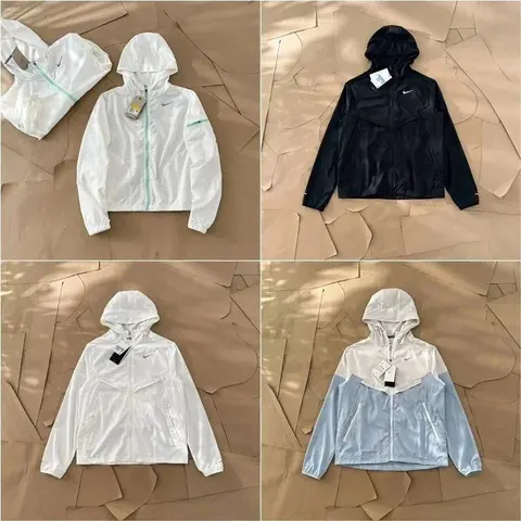 Nike Women's Windrunner Hooded jackets