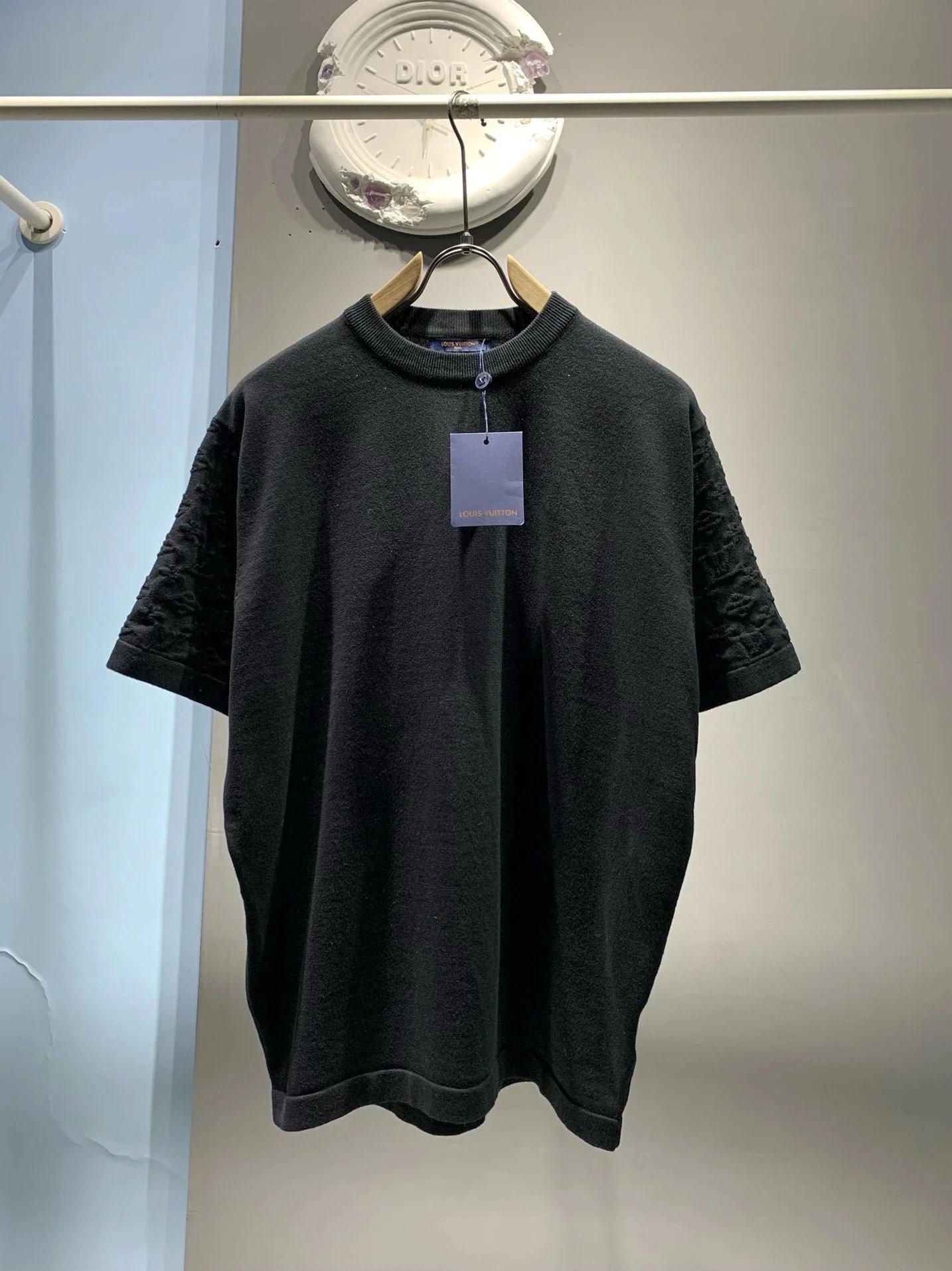 黑色 Black