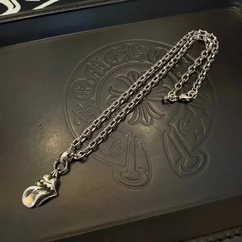 Alexander McQueen Silver Chain Necklace with Lip Pendant