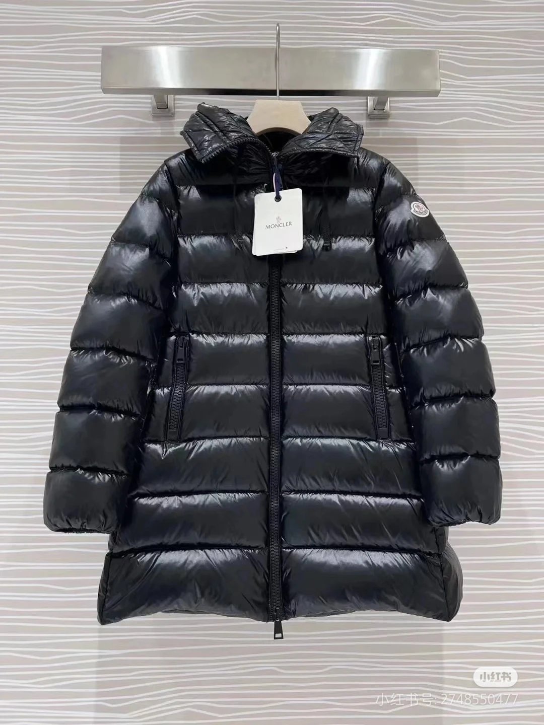 黑色 Black