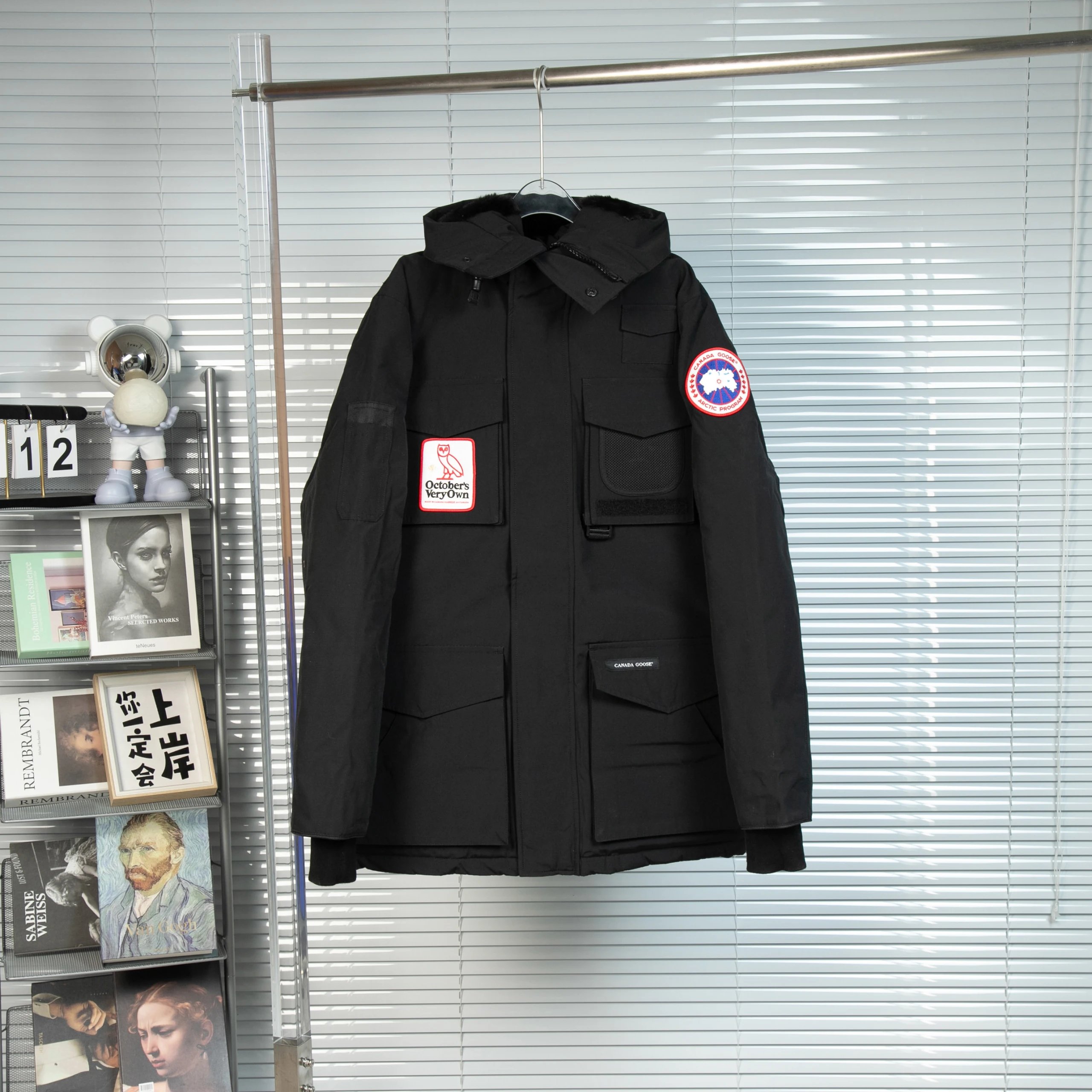 黑色 Black
