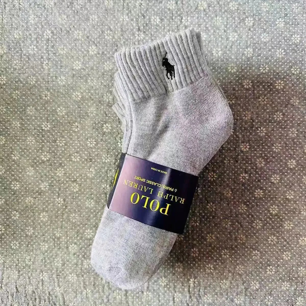 Six pairs of grey mid-calf socks05