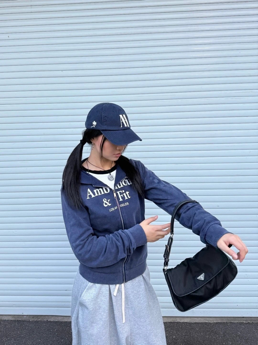 藏青色