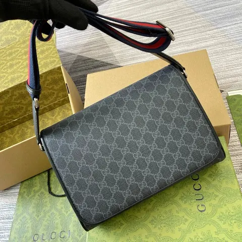 Gucci GG Supreme Shoulder Bag