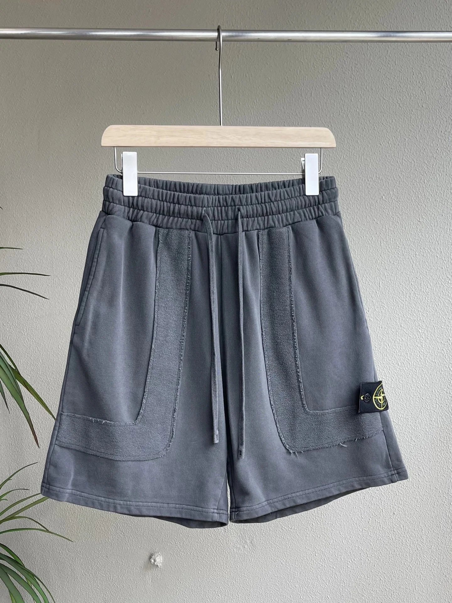 深灰色 dark grey