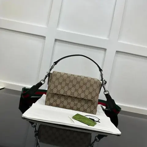 Gucci GG Supreme Shoulder Bag