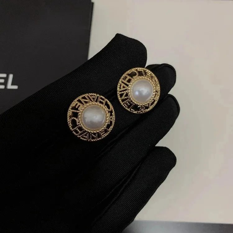 28CHANEL