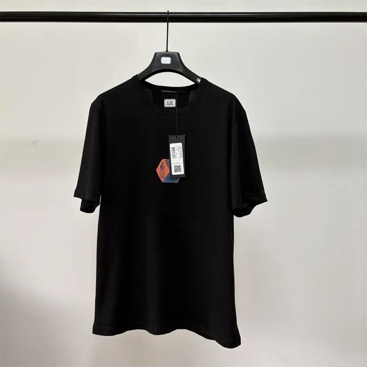 黑色 Black