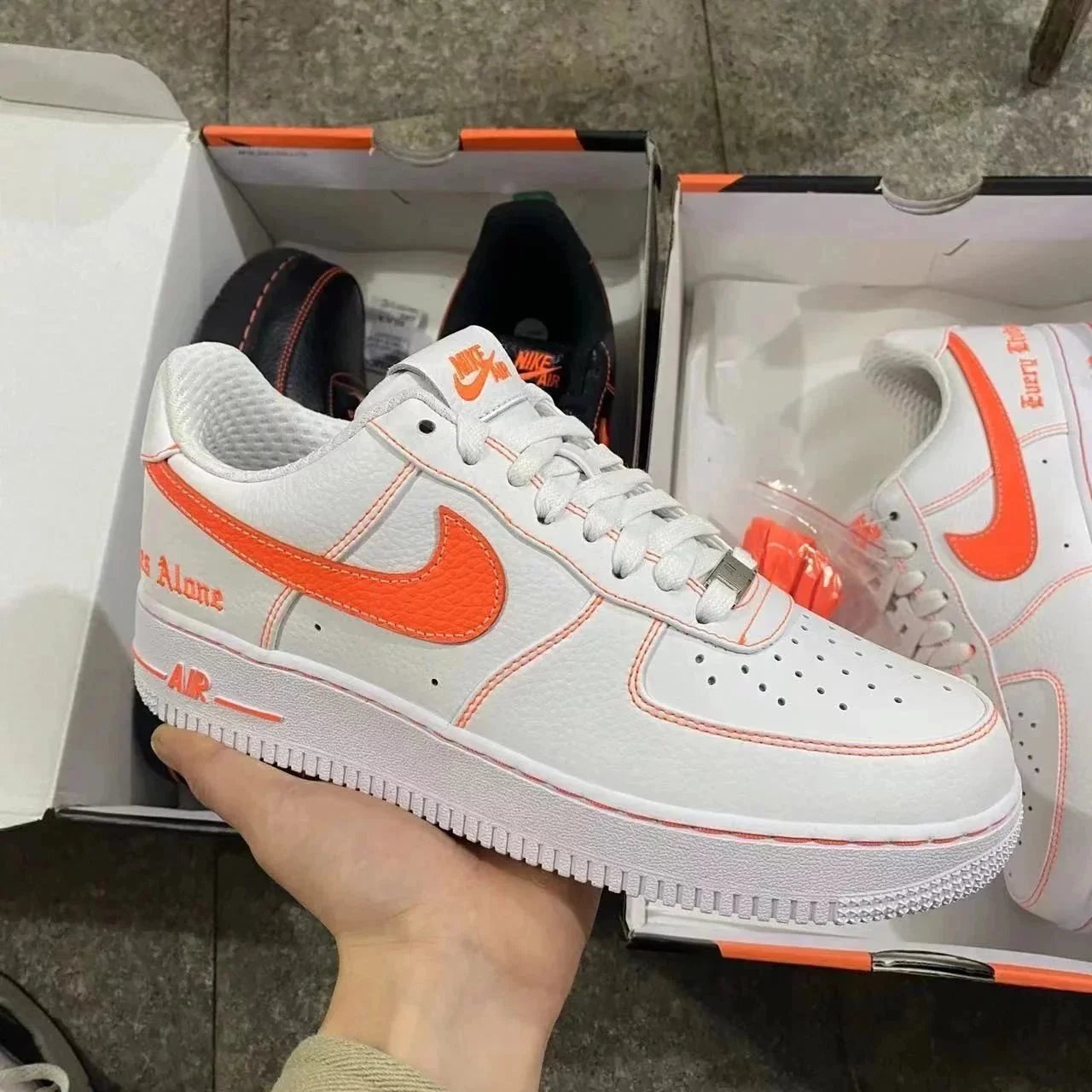 AF1 白橙色